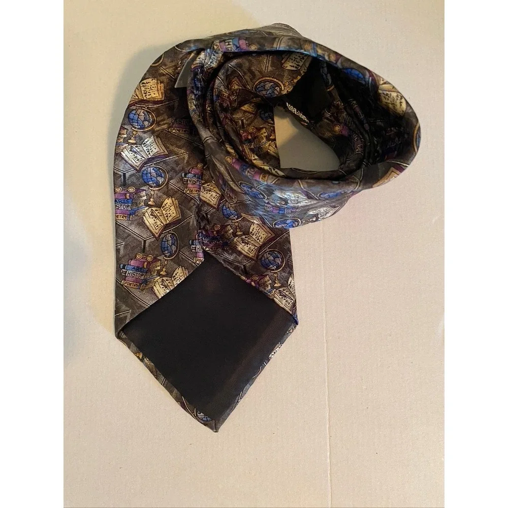 Van Heusen Educator Mens Silk Tie Library Books Globe History Poetry Novelty